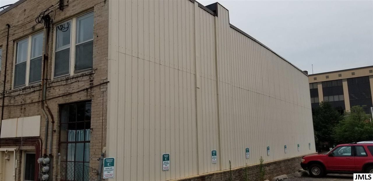 133 E Washington Ave, Jackson, MI 49201